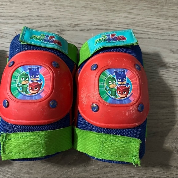 PJ Masks 2 Knee and 2 Elbow Pads Stretch Straps - Picture 5 of 10